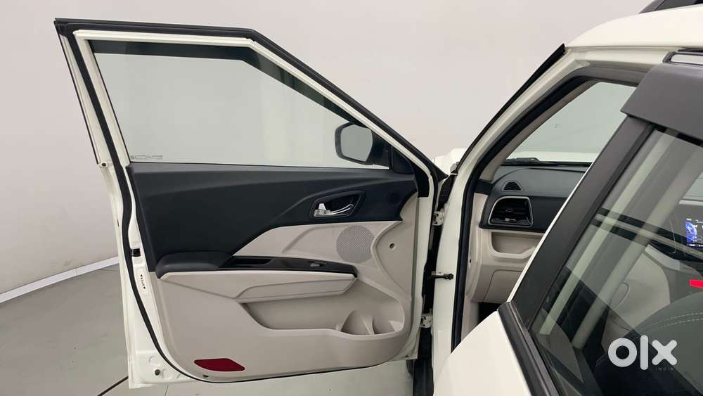 Mahindra Xuv300 W8 Amt Optional Diesel, 2022, Petrol