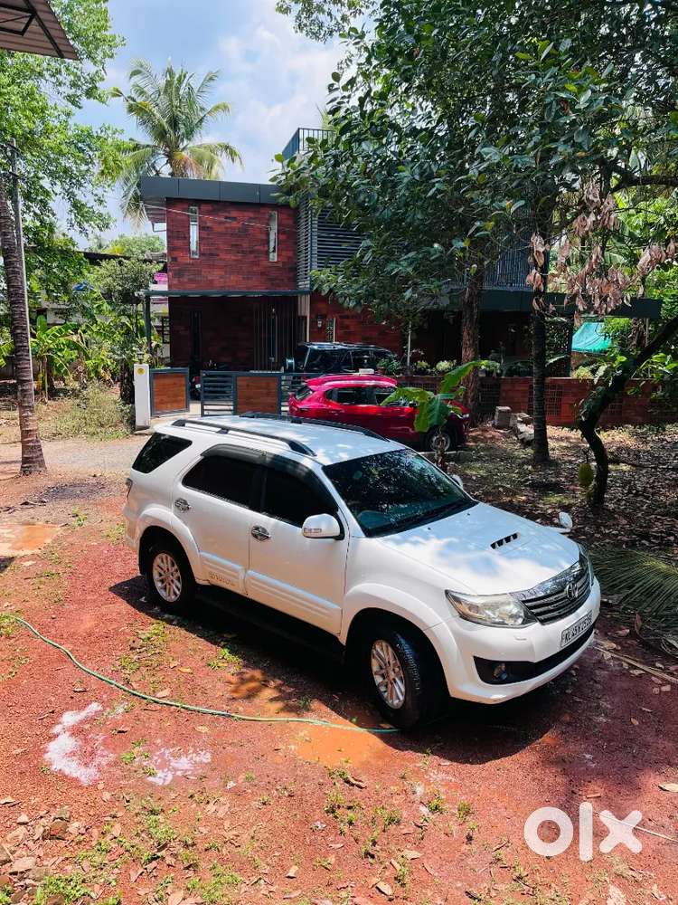 Toyota Fortuner 2012 Diesel 200000 Km Driven