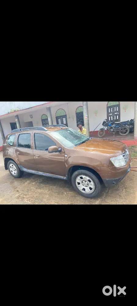 2016 Duster बिल्कुल नई जैसी है, सभी 4 टायर और बैटरी भी नई - 3.85 लाख