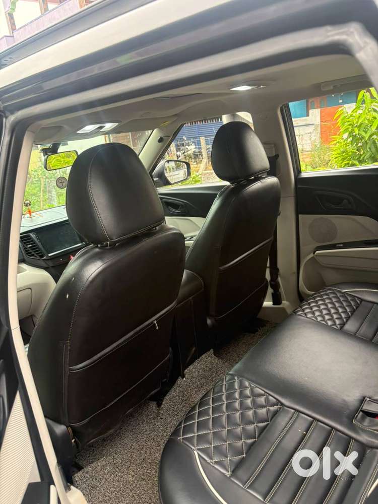 Mahindra Xuv300 2024 Petrol Well Maintained