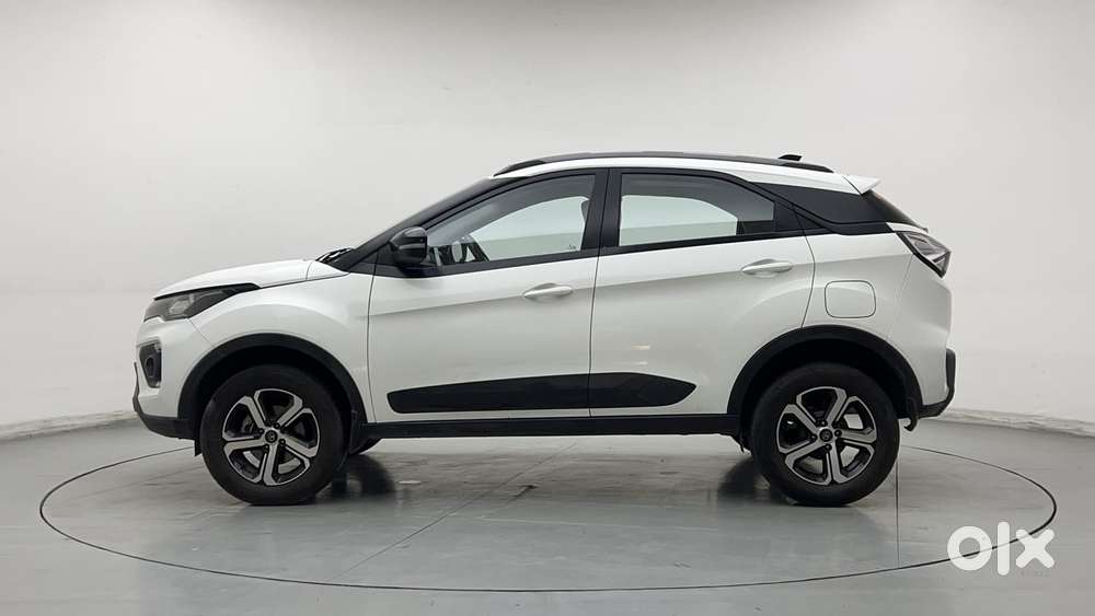 Tata Nexon 1.2 Revotron Xza Plus Premium, 2023, Petrol