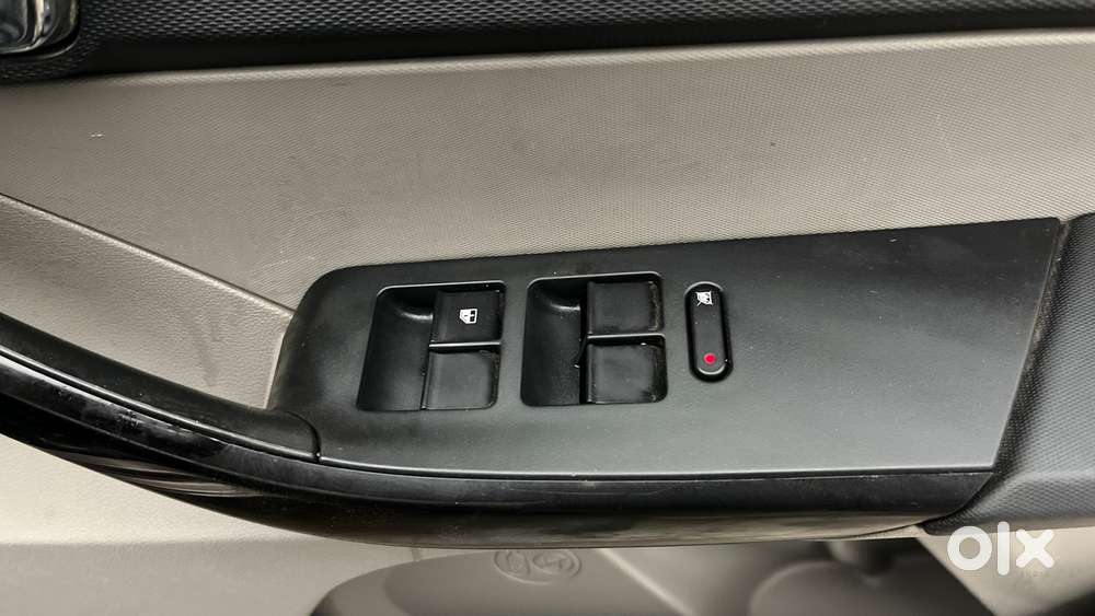 Tata Tiago 1.2 Revotron Xza, 2018, Petrol