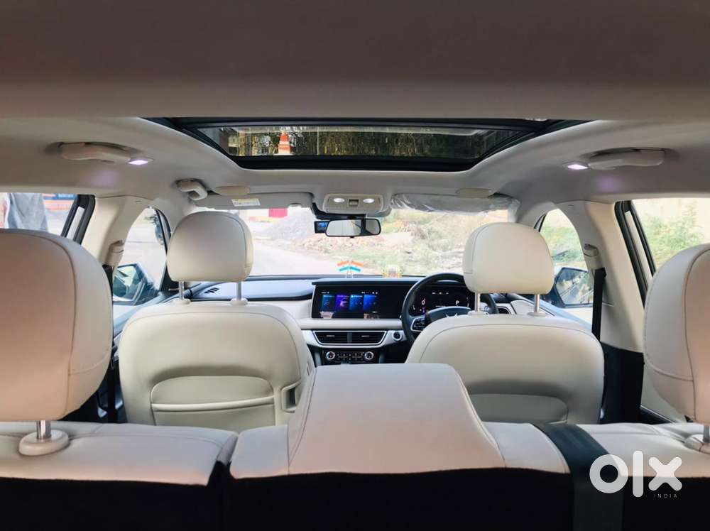 Mahindra Xuv700 2.2 Ax 7 Diesel At Luxury Pack Str, 2021, Diesel