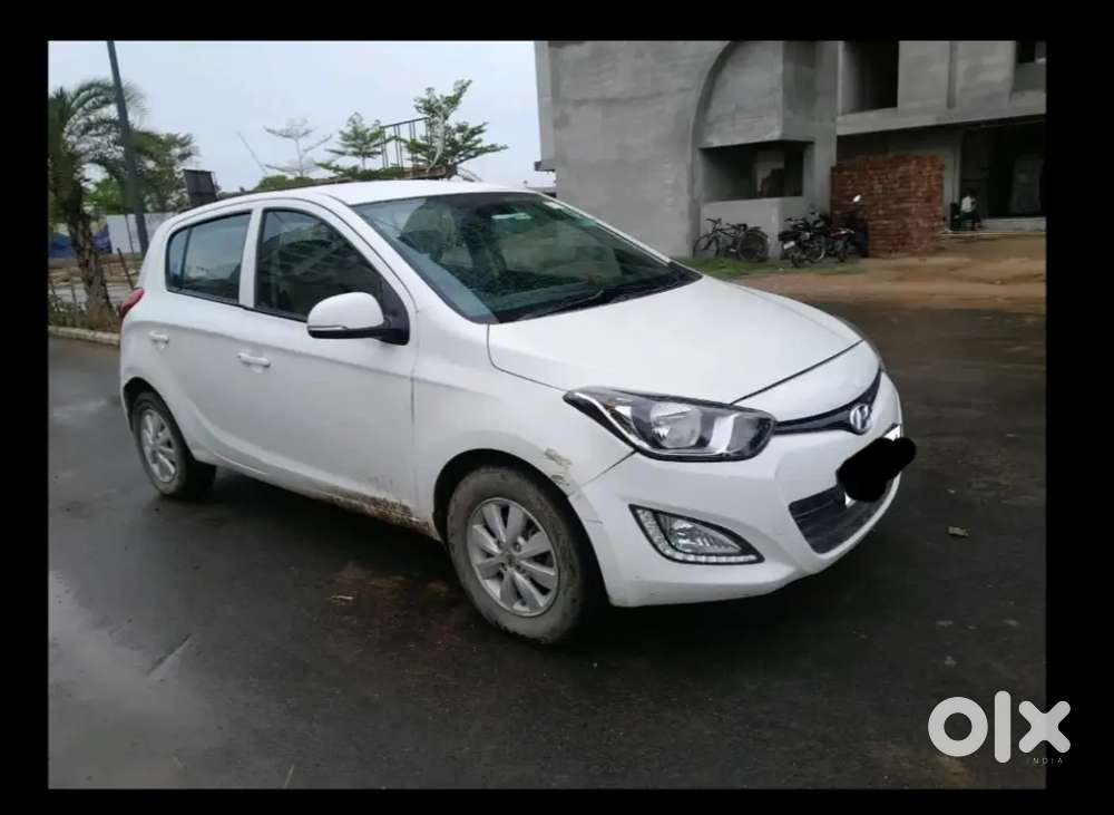 Hyundai I20, Dec 2013, Petrol, Well Maintained, 1st Owner, 99000 Kms