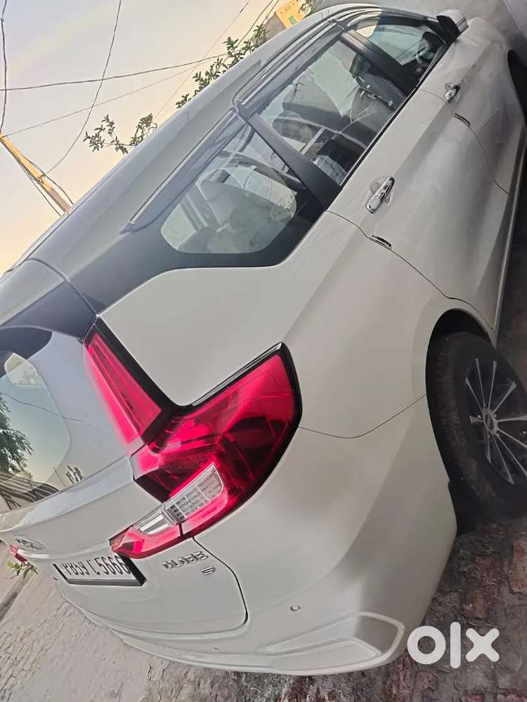 Toyota Rumion 2025 Cng & Hybrids 10000 Km Driven
 Cash Gaddi Hai Ji