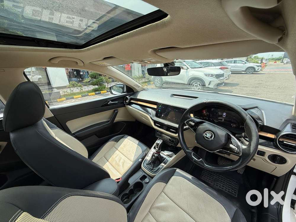 Skoda Slavia Style 1.0l Tsi At, 2023, Petrol