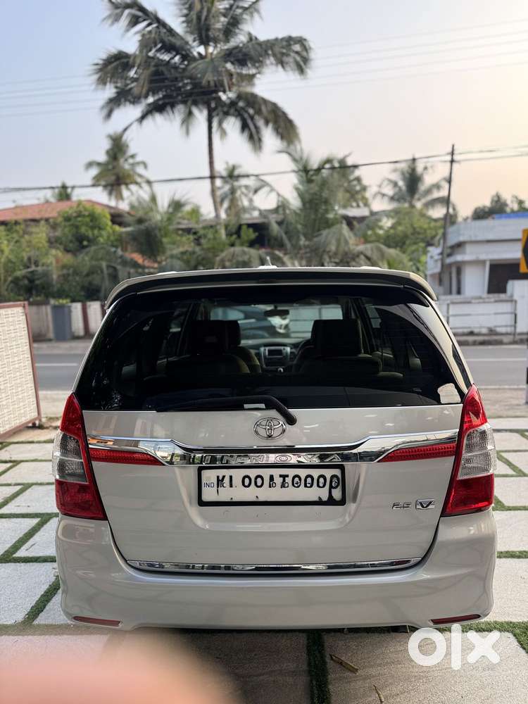 Toyota Innova 2.5 Ev (diesel) Ps 8 Seater Bs Iv, 2014, Diesel