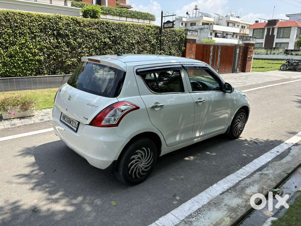 Maruti Suzuki Swift Lxi Option, 2012, Petrol