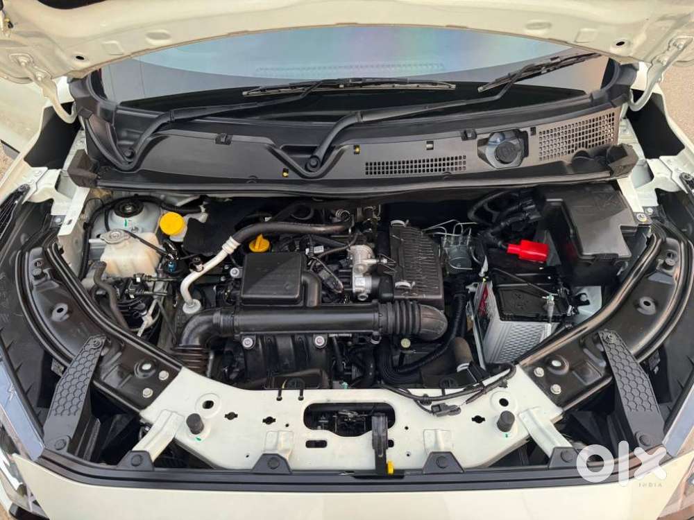 Nissan Magnite N-connecta Mt, 2025, Petrol