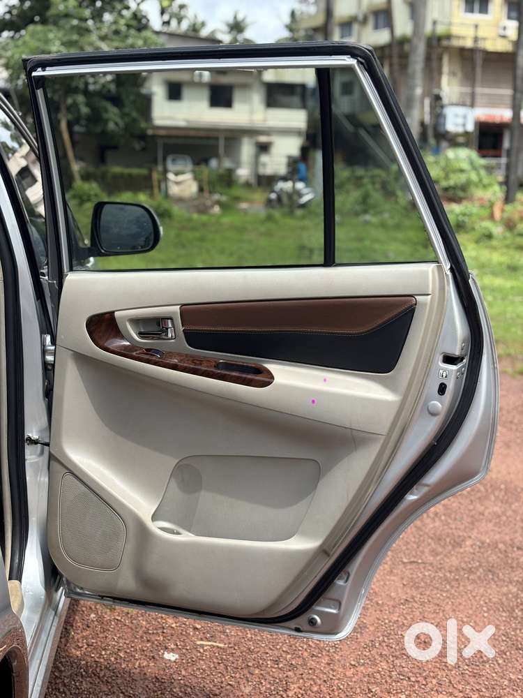 Toyota Innova 2.5 Vx (diesel) 8 Seater, 2014, Diesel
