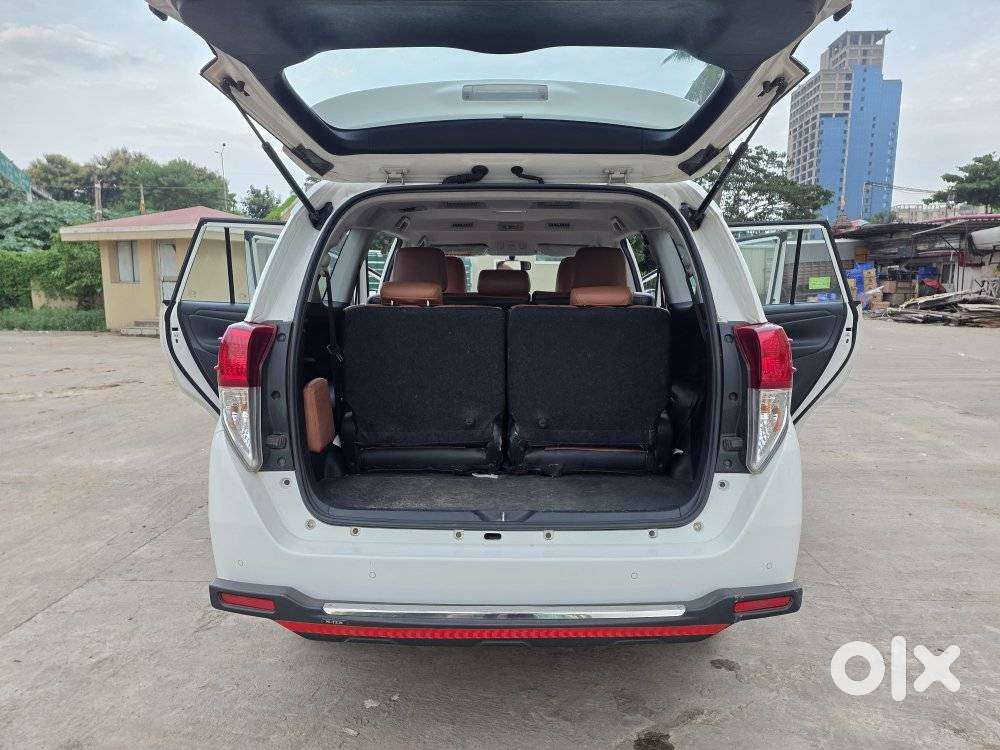 Toyota Innova Crysta 2.4 G Mt 8s, 2023, Diesel