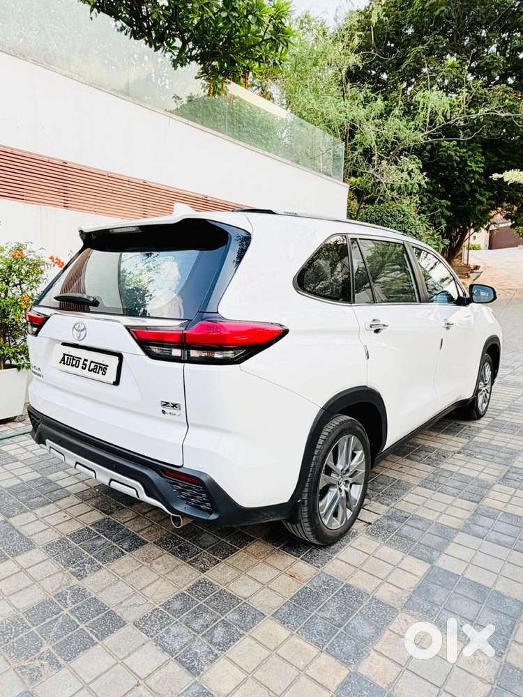 Toyota Innova Hycross 2.0 Zx Hybrid 7 Str, 2025, Petrol