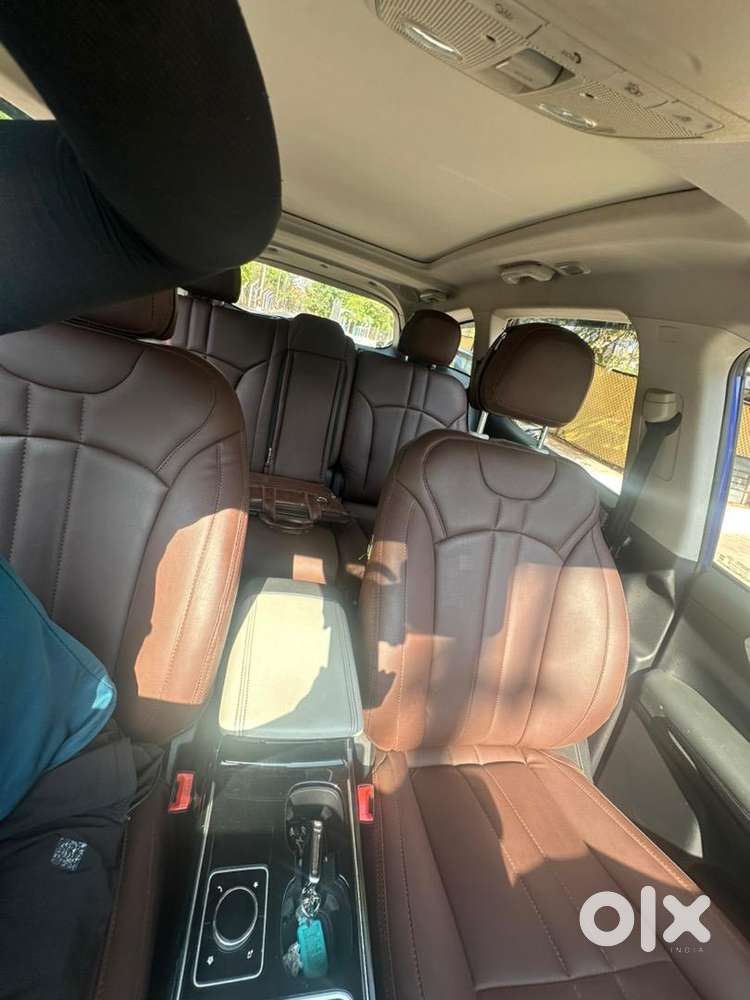 Mahindra Xuv700 2021 Diesel 22600 Km Driven