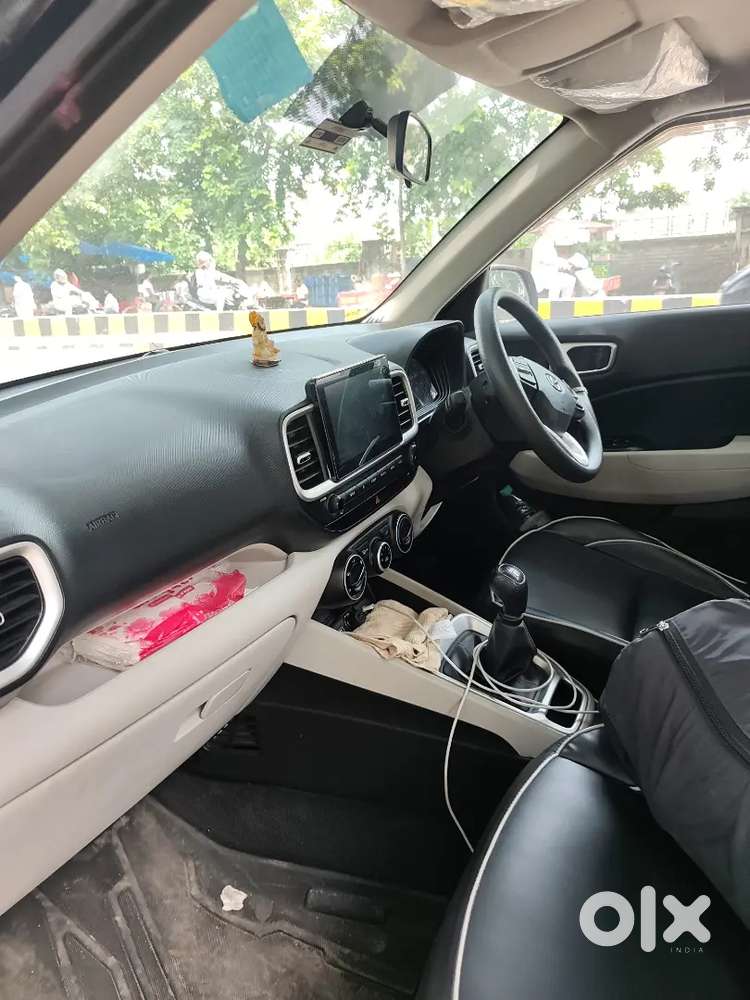 Hyundai Venue Petrol Manual 2023