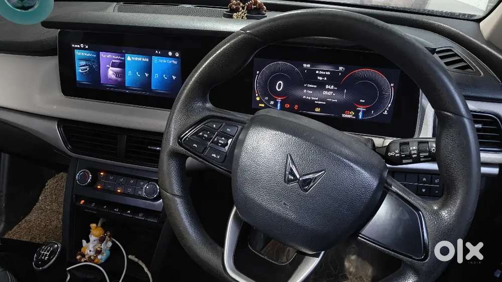 Mahindra Xuv700 2022 Petrol Well Maintained