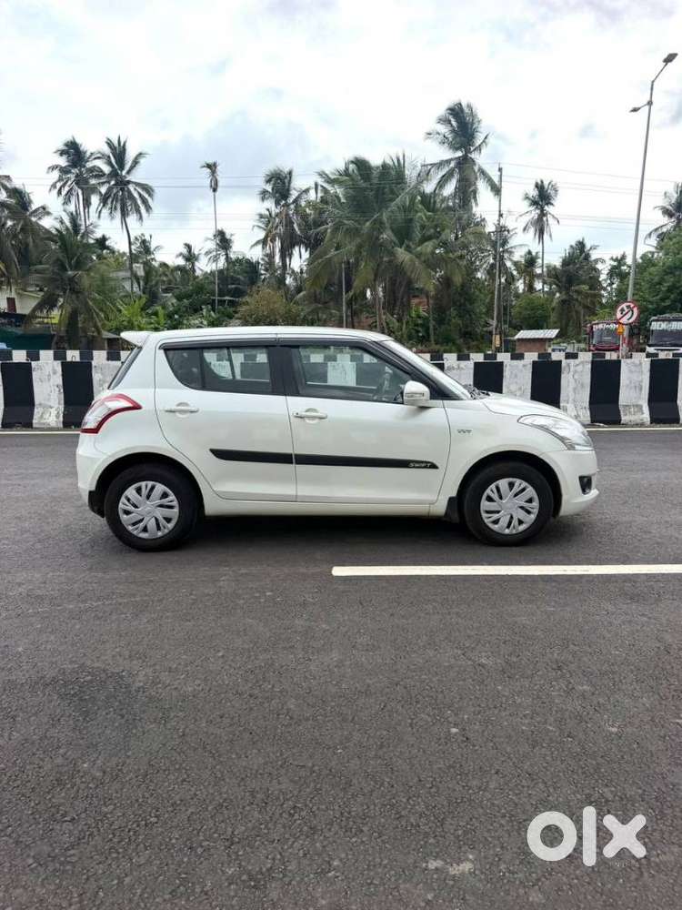 Maruti Suzuki Swift Vxi + Manual, 2013, Petrol