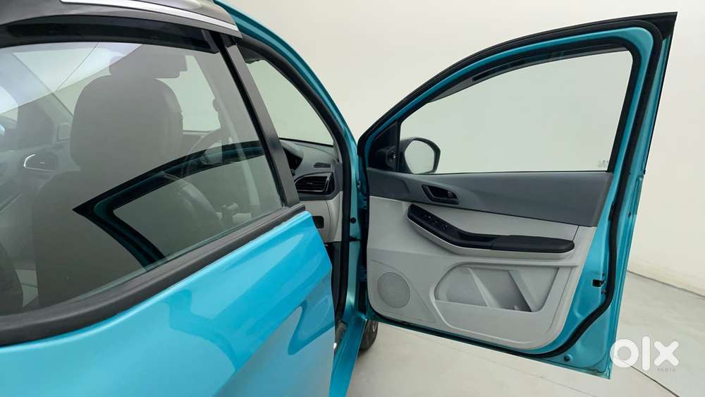 Tata Tiago Xza, 2025, Petrol