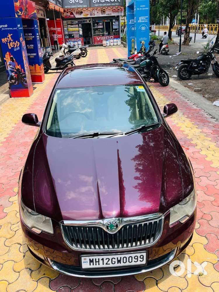 Škoda Superb Petrol Auto