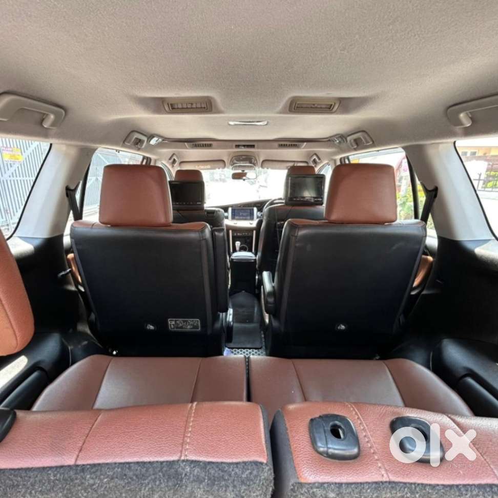 Toyota Innova Crysta 2.8 Zx At 7 Seater, 2017, Diesel