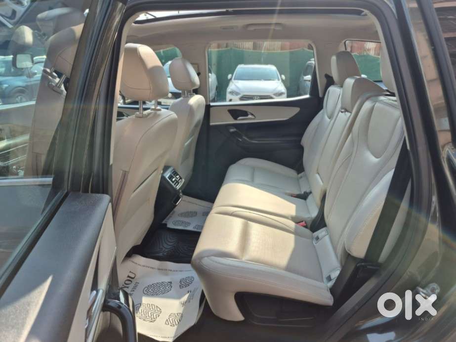 Mahindra Xuv700 2.2 Ax 7 Diesel At Luxury Pack Str, 2025, Diesel