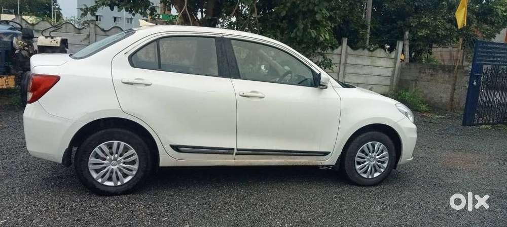 Maruti Suzuki Dzire 1.2 Vxi, 2022, Petrol