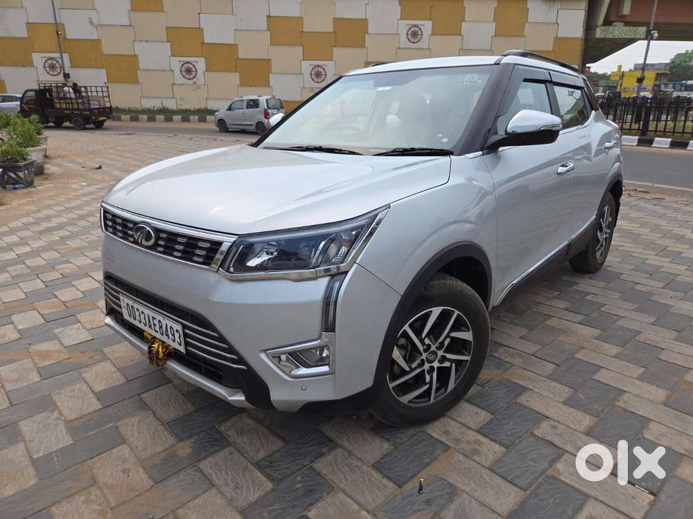 Mahindra Xuv300 W8 Option Dual Tone, 2023, Petrol