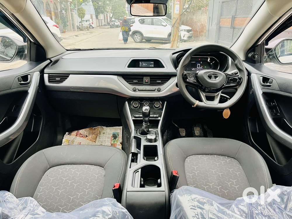 Tata Nexon 1.2 Revotron Xm (s), 2023, Petrol