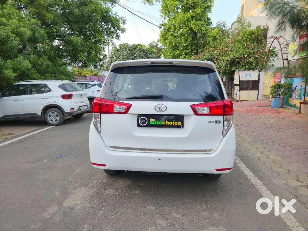 Toyota Innova Crysta 2.4 G Mt 8s, 2016, Diesel