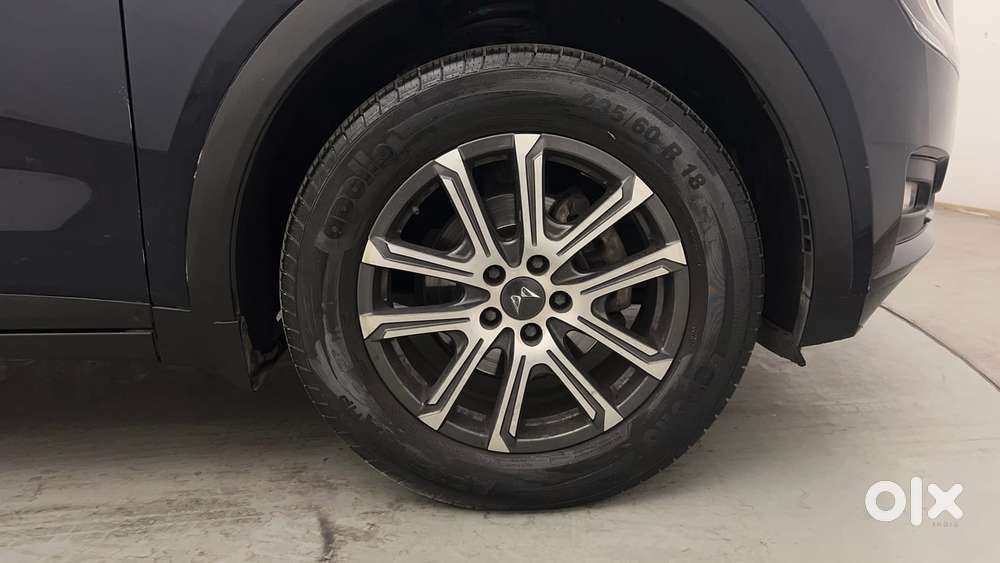 Mahindra Xuv700 2.2 Ax 7 Diesel Mt Luxury Pack Str, 2023, Diesel