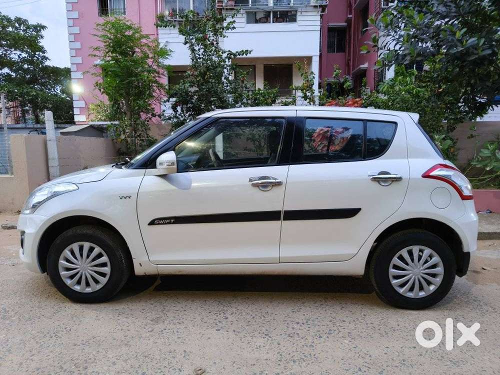 Maruti Suzuki Swift Vxi Optional, 2016, Petrol