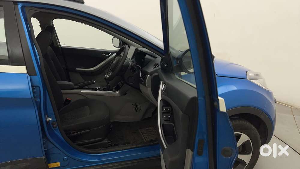 Tata Nexon 1.2 Revotron Xz Plus Dual Tone, 2017, Petrol