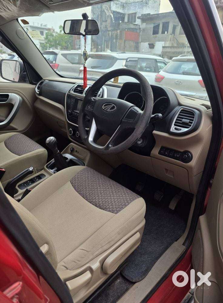 Mahindra Tuv 300 Mhawk100 T8, 2018, Diesel
