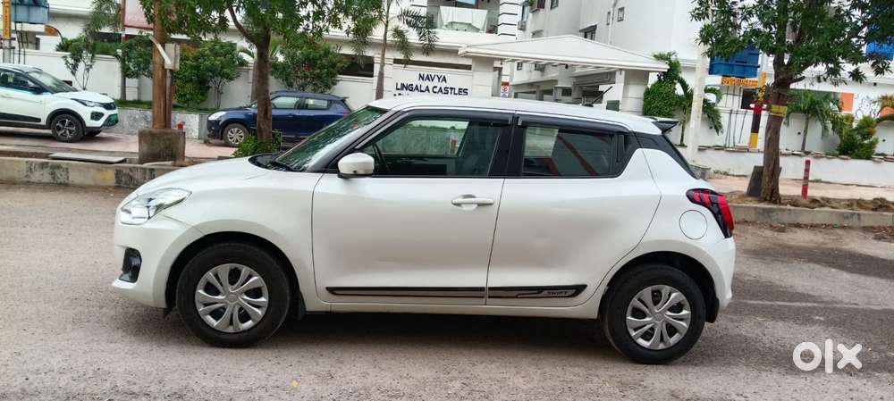 Maruti Suzuki Swift Vxi + Manual, 2023, Petrol