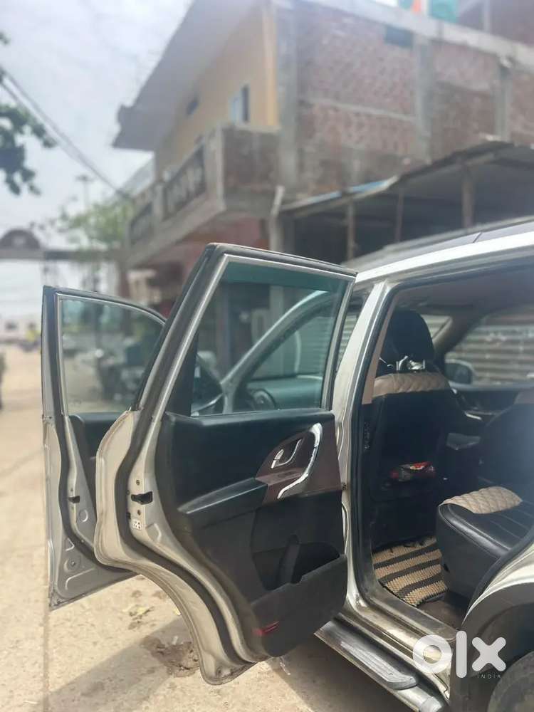 Mahindra Xuv500 2012 Diesel 100000 Km Driven