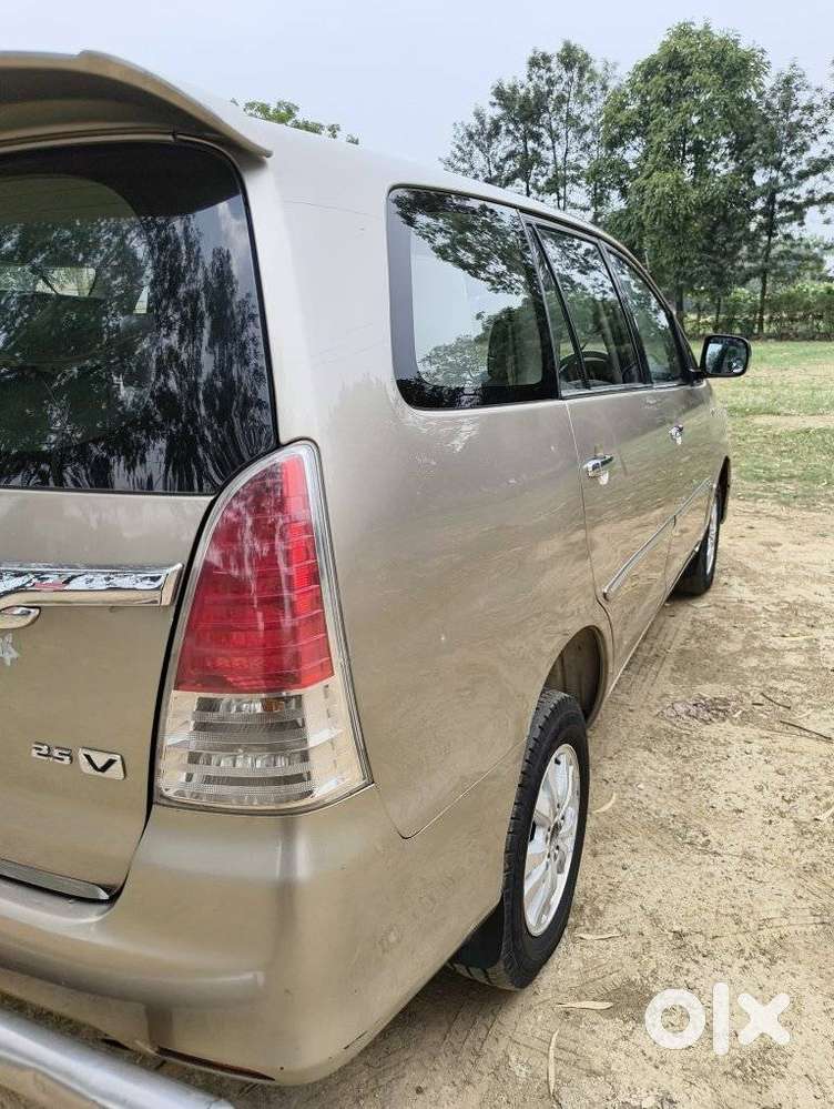 Toyota Innova 2.5 V 7 Str, 2009, Diesel