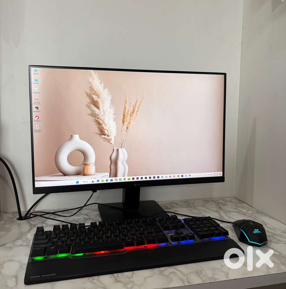 Ryzen 7 5800 X | Gaming PC | RTX 4060 | 16GB RAM + Keyboard & Mouse
