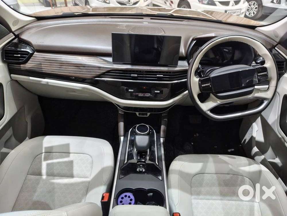 Tata Safari Accomplished Dark Edition At, 2024, Diesel