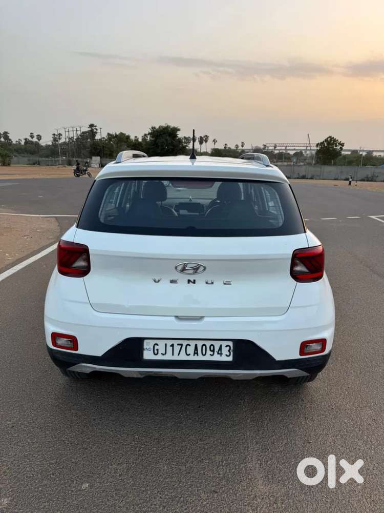 Hyundai Venue 1.2 S Plus, 2022, Petrol