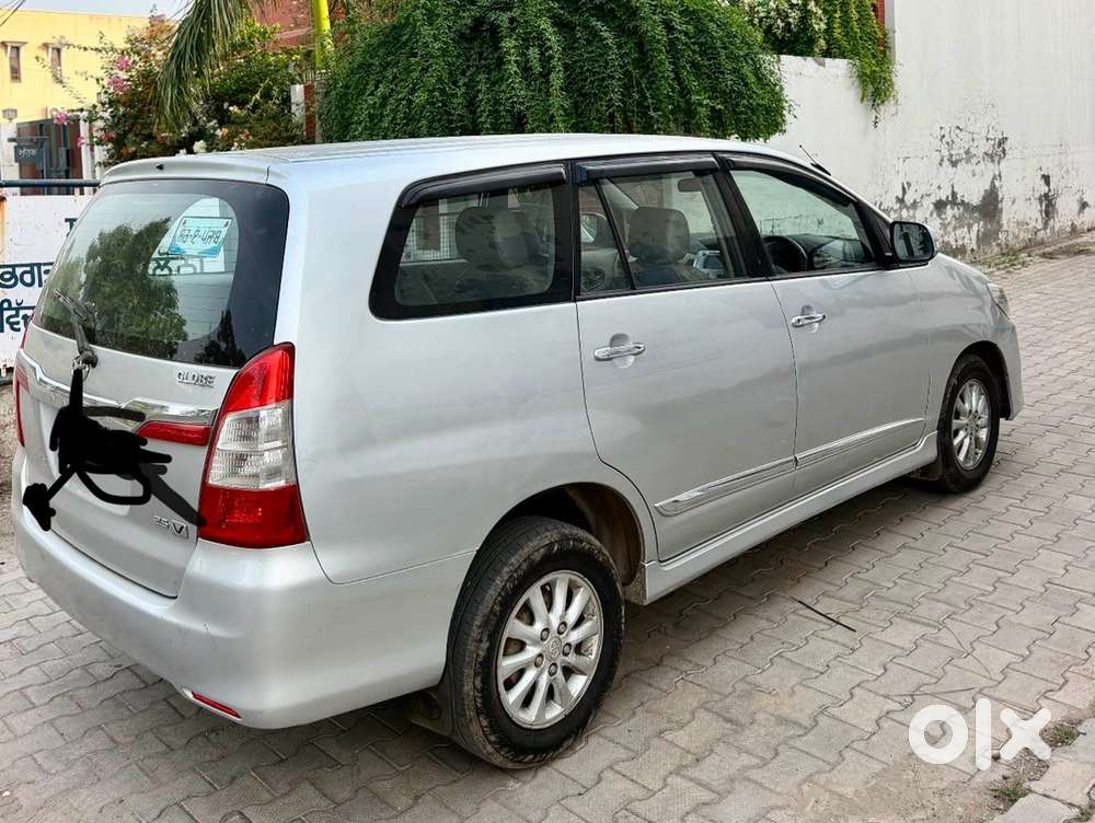 Toyota Innova 2013 Diesel 151000 Km Drivenversion V