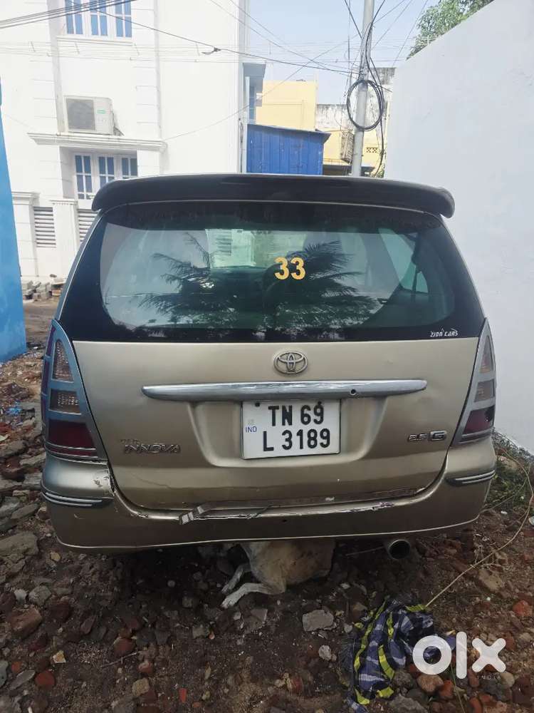 Innova 2006 390000 Km Driven