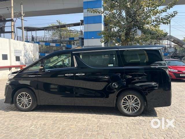 Toyota Vellfire 2.5 Hybrid, 2022