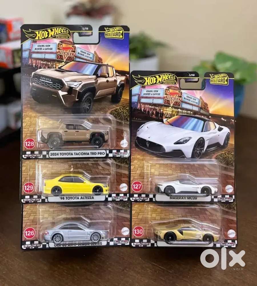 Hot Wheels & MINI GT ミニカーセット 22pcs Hot Wheels Boulevard, Toyata Set , Mini GT and hot wheels mainline