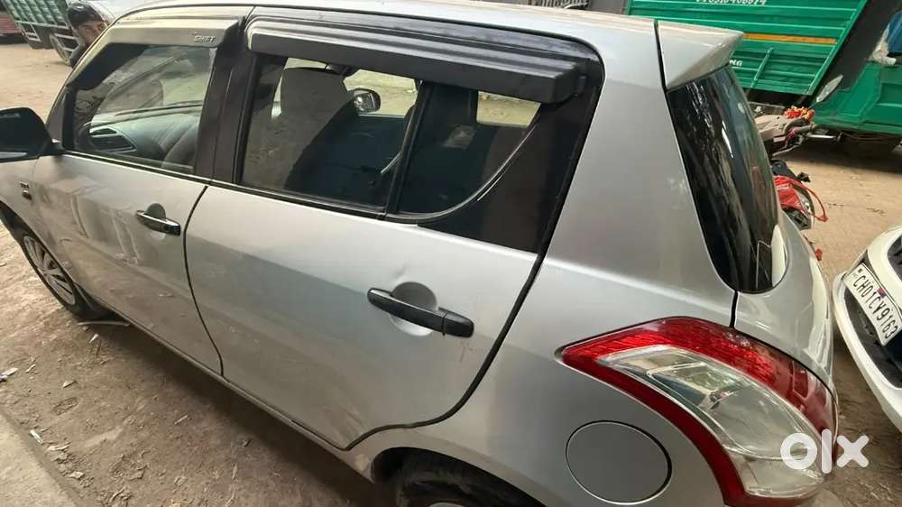 Maruti Suzuki Swift 2012 Cng & Hybrids 69000 Km Driven