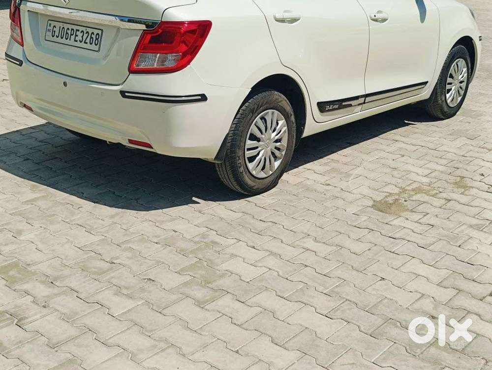 Maruti Suzuki Dzire 1.2 Vxi Amt, 2021, Petrol