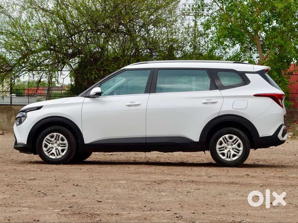 Kia Carens 1.5 Premium 7 Str, 2023, Petrol