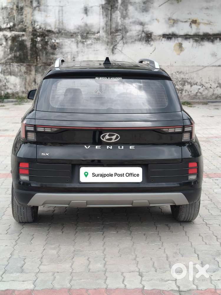 Hyundai Venue Sx Mt, 2023, Petrol