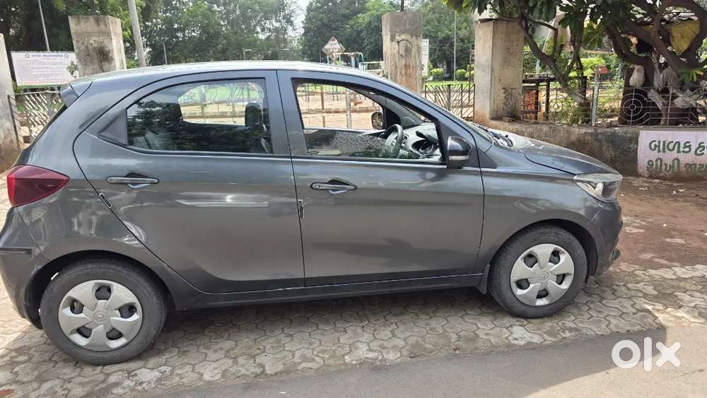 Tata Tiago Revotron Xt 2023 Year