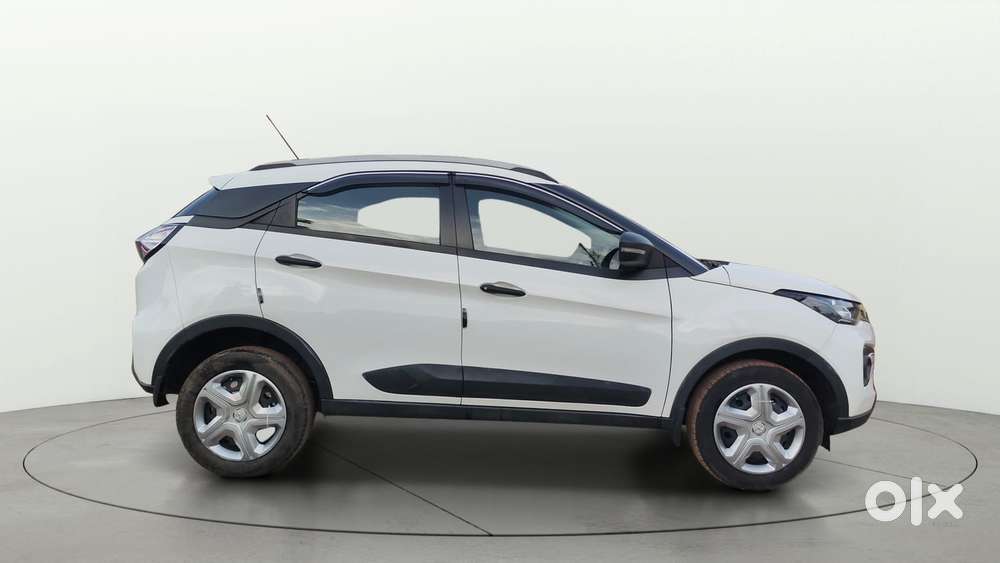 Tata Nexon 1.5 Revotorq Xma Amt (s), 2023, Diesel