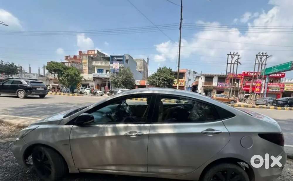 Hyundai Verna 2012
