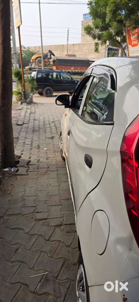 Hyundai Eon 2017 Year